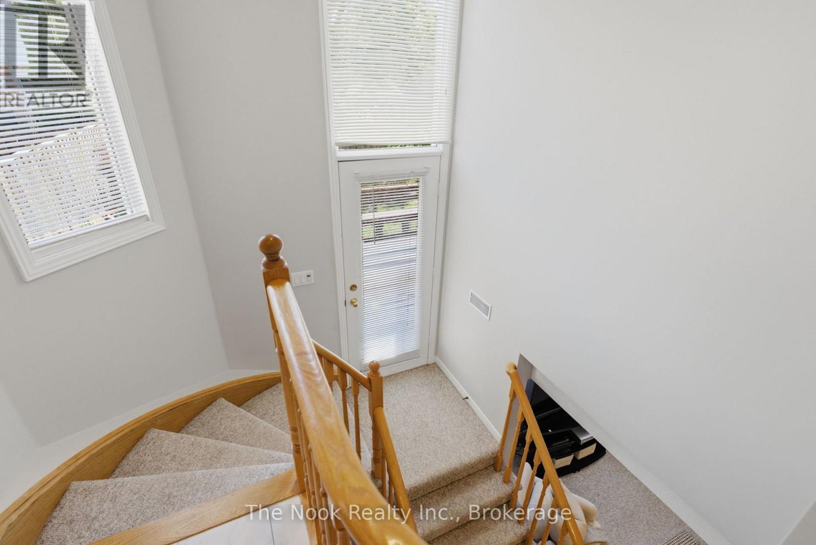 1120 TIMBERLAND CRESCENT - 28
