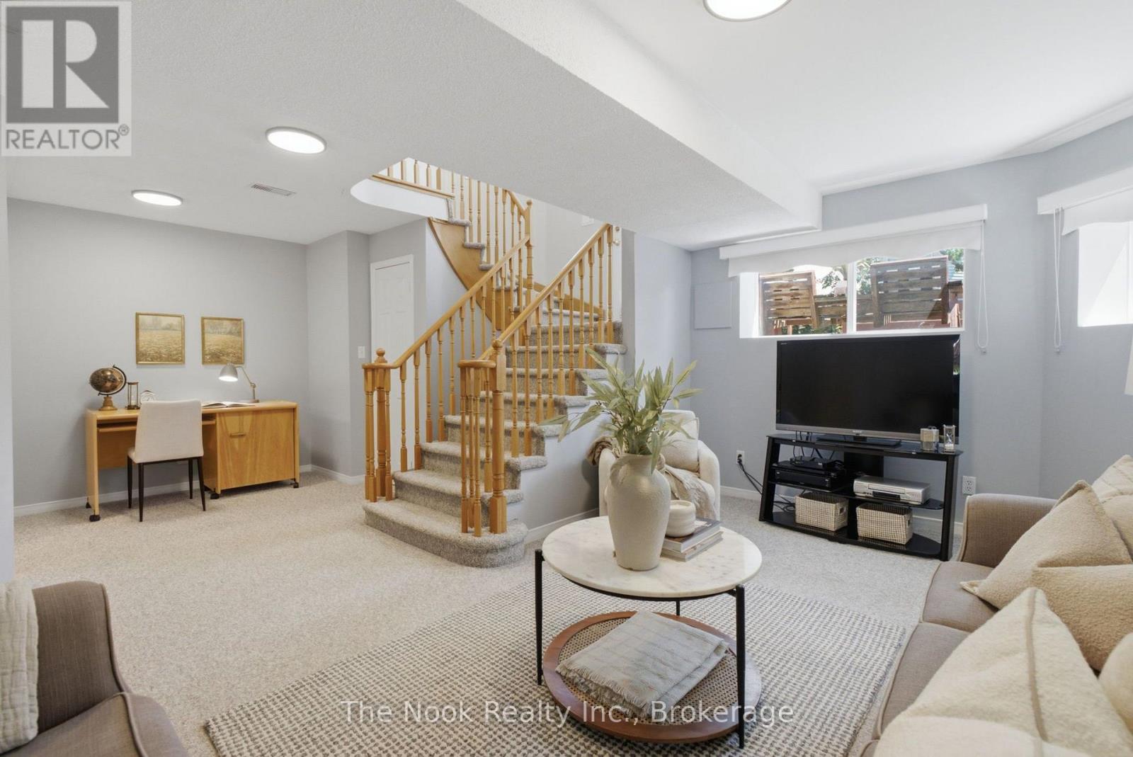 1120 TIMBERLAND CRESCENT - 34