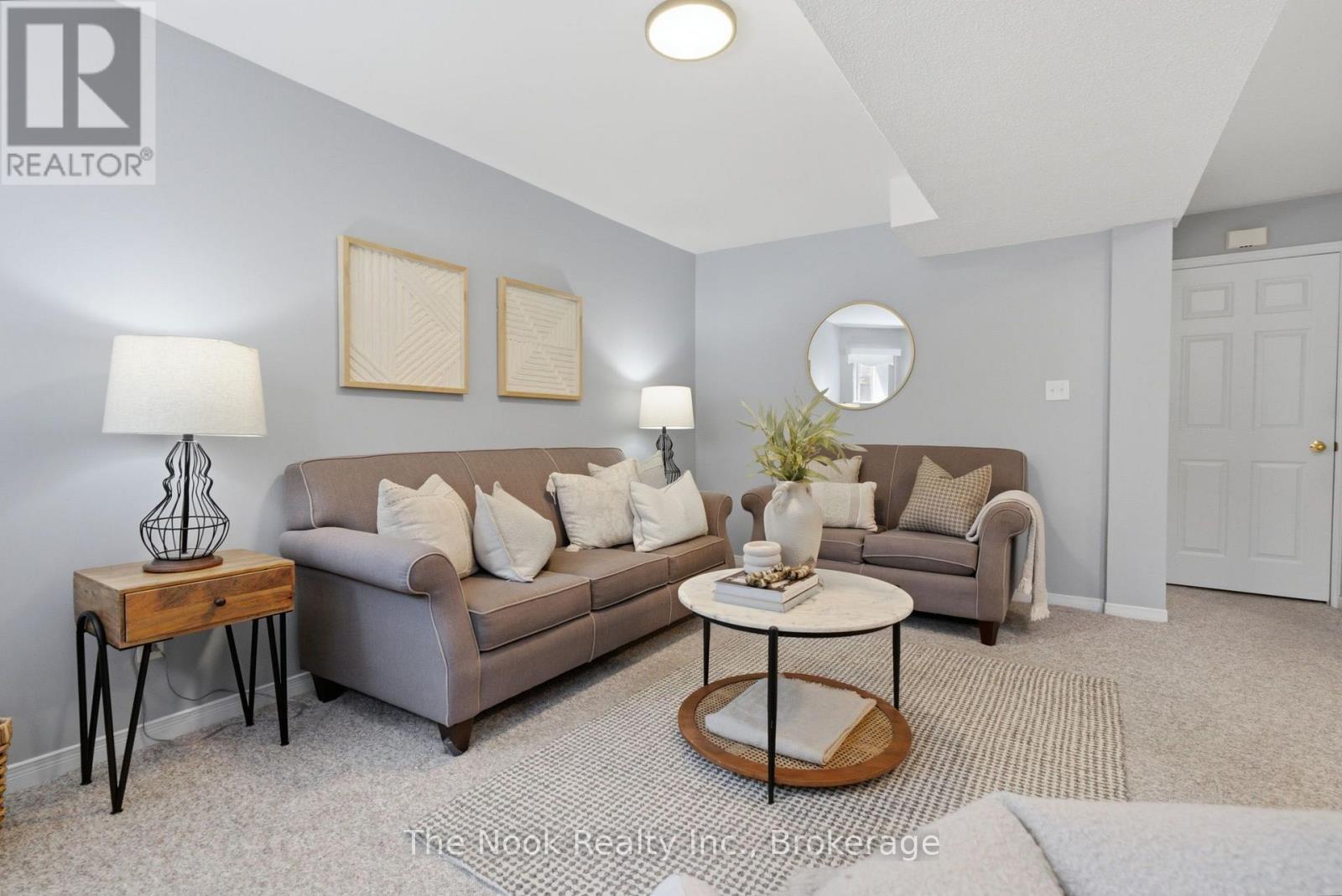 1120 TIMBERLAND CRESCENT - 36