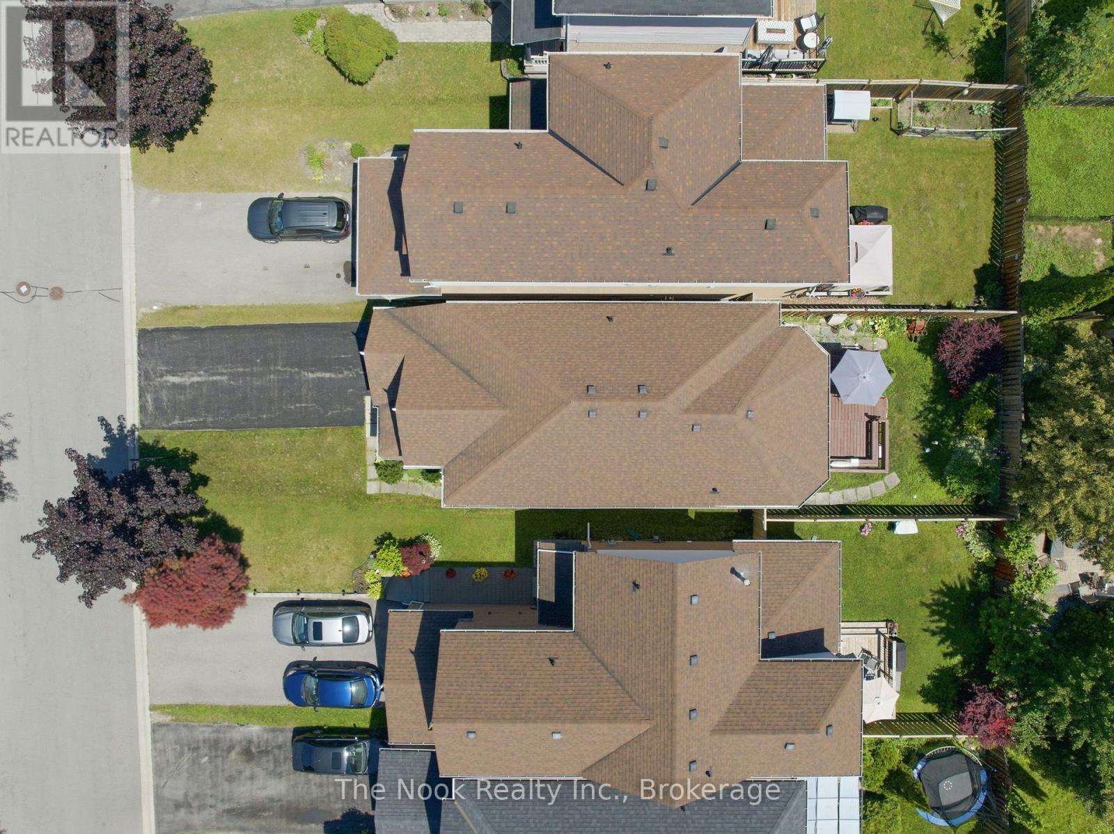 1120 TIMBERLAND CRESCENT - 40