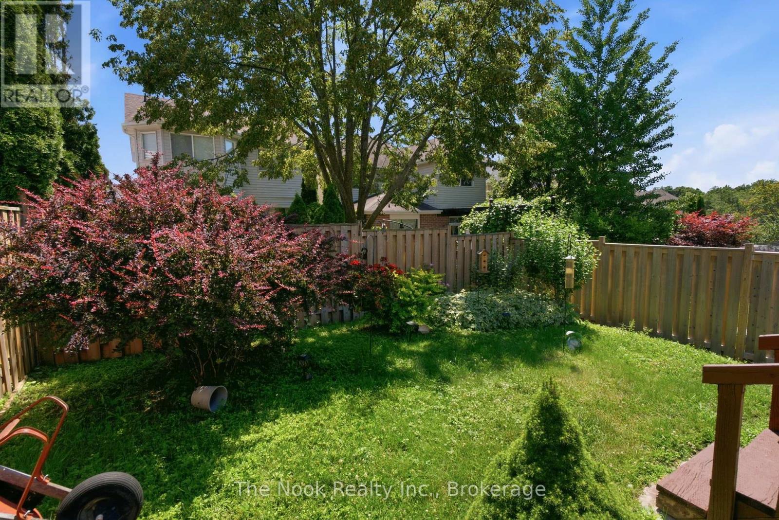 1120 TIMBERLAND CRESCENT - 47
