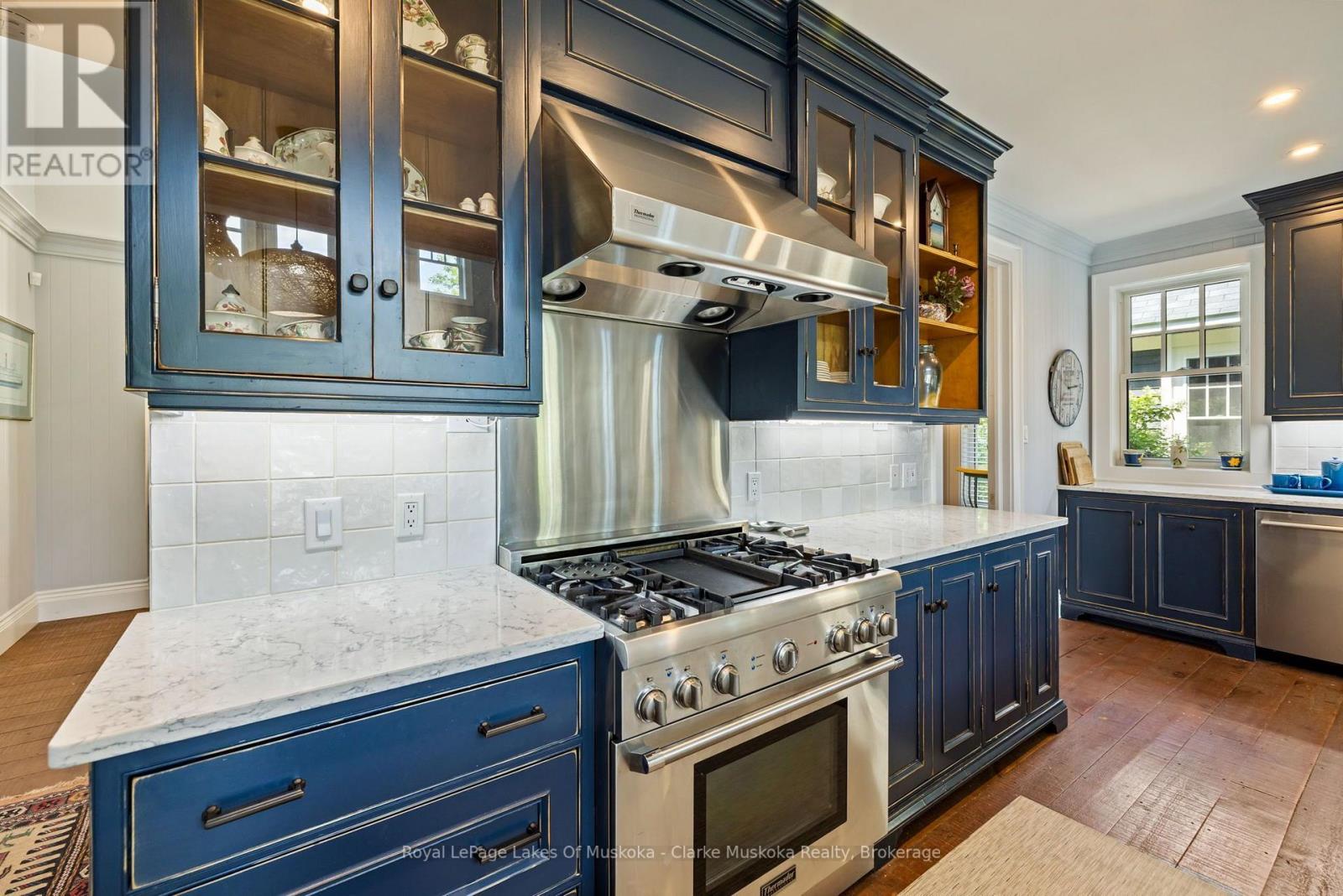 #5 1019 BLUFF ROAD - Image 16