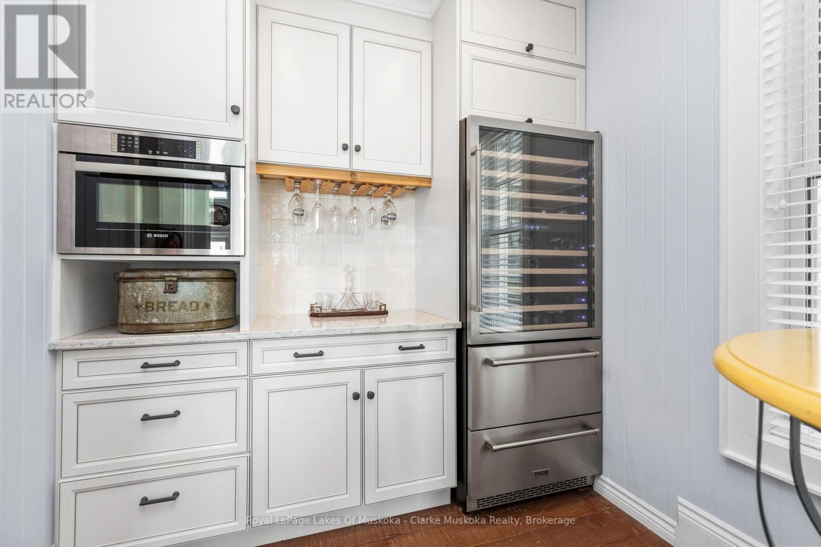 #5 1019 BLUFF ROAD - Image 17