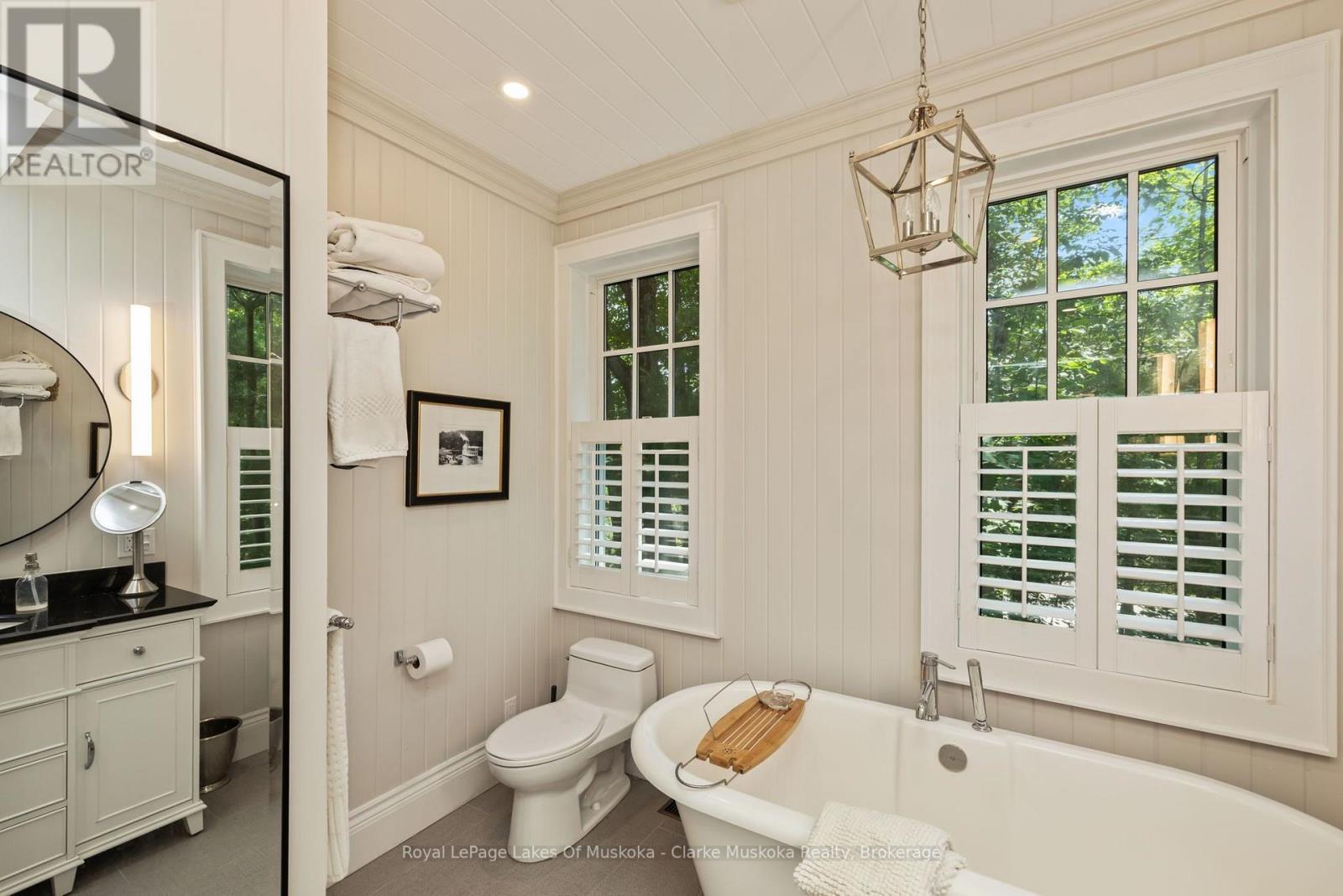 #5 1019 BLUFF ROAD - Image 19