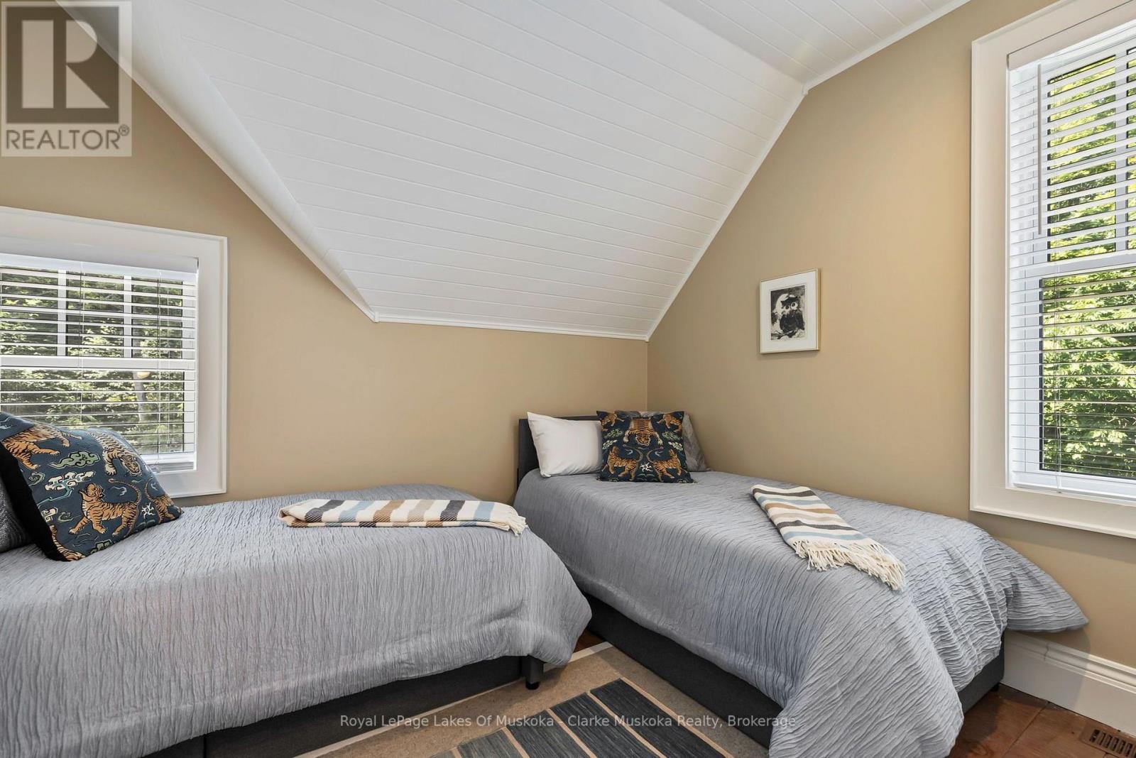 #5 1019 BLUFF ROAD - Image 30