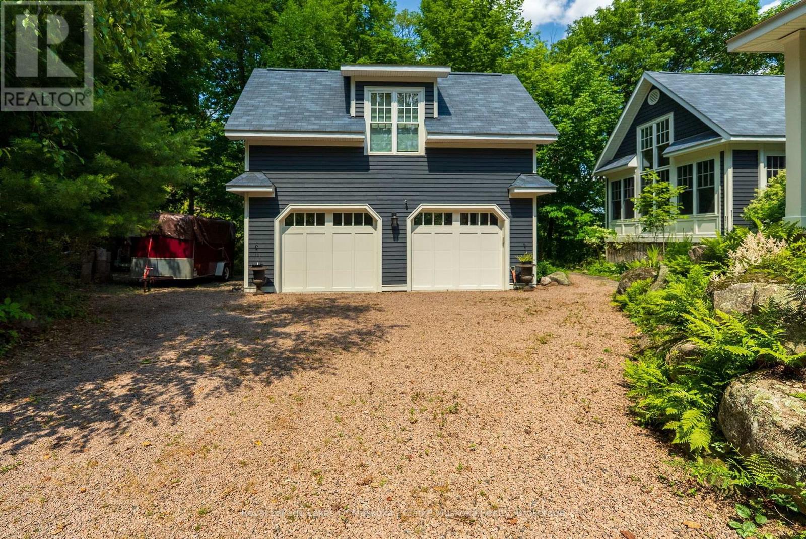 #5 1019 BLUFF ROAD - Image 32