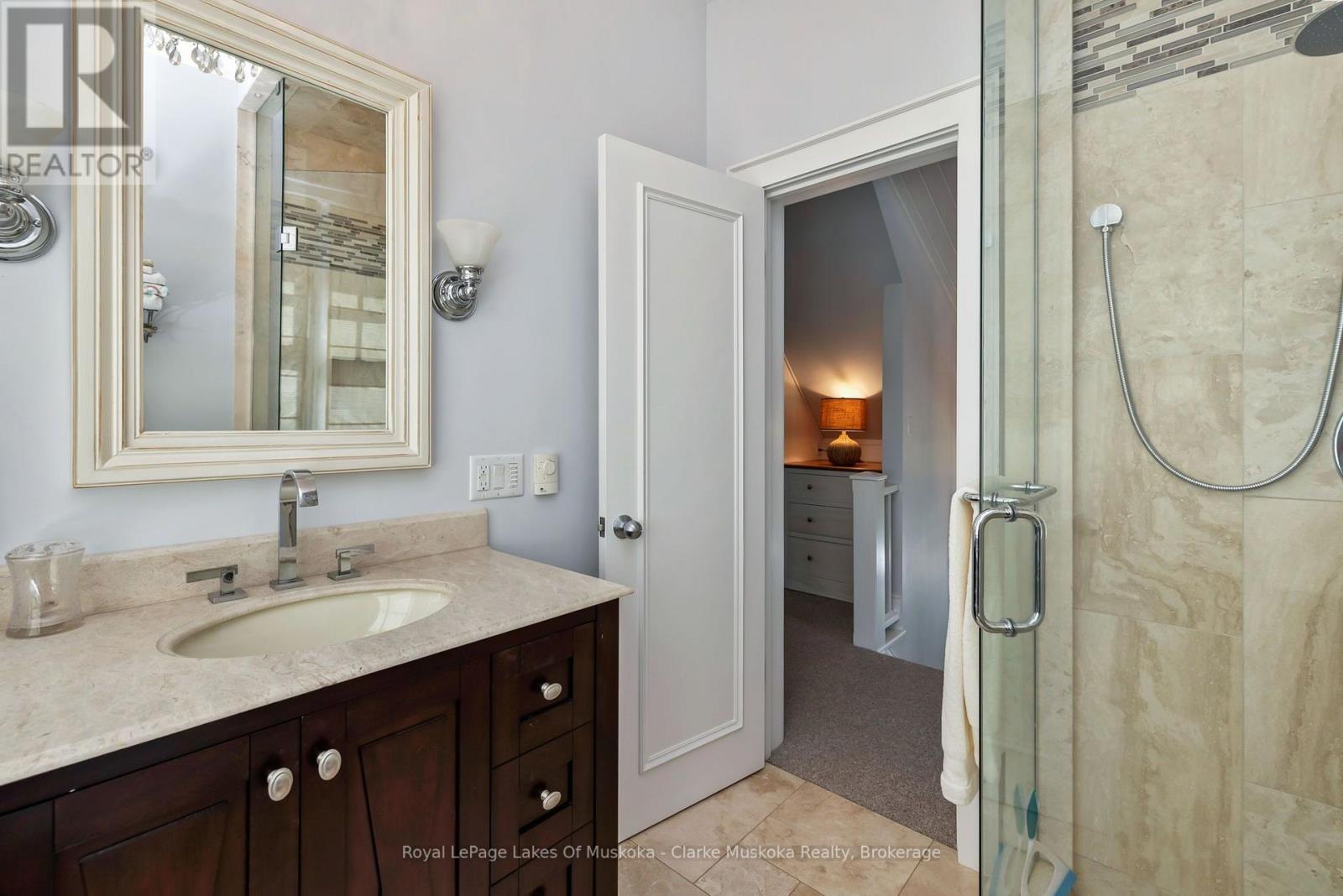 #5 1019 BLUFF ROAD - Image 37
