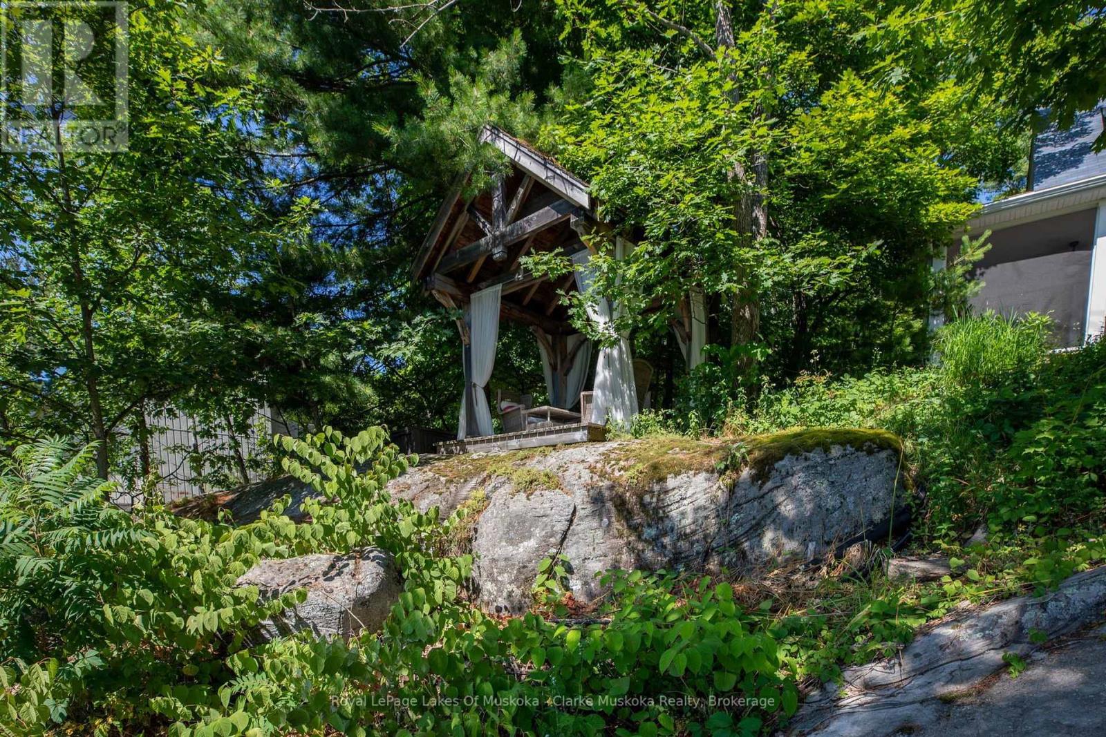 #5 1019 BLUFF ROAD - Image 6