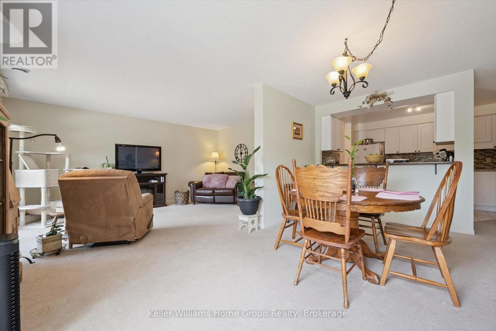 #305 245 QUEEN STREET W - 20