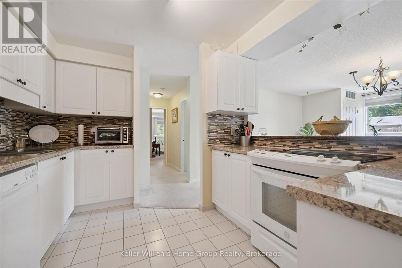 #305 245 QUEEN STREET W - 22