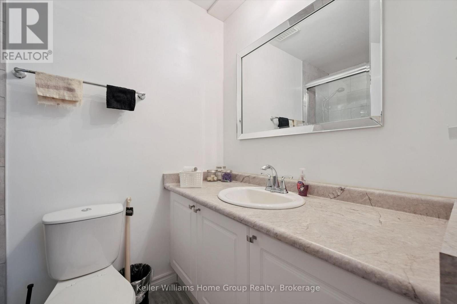 #305 245 QUEEN STREET W - 29