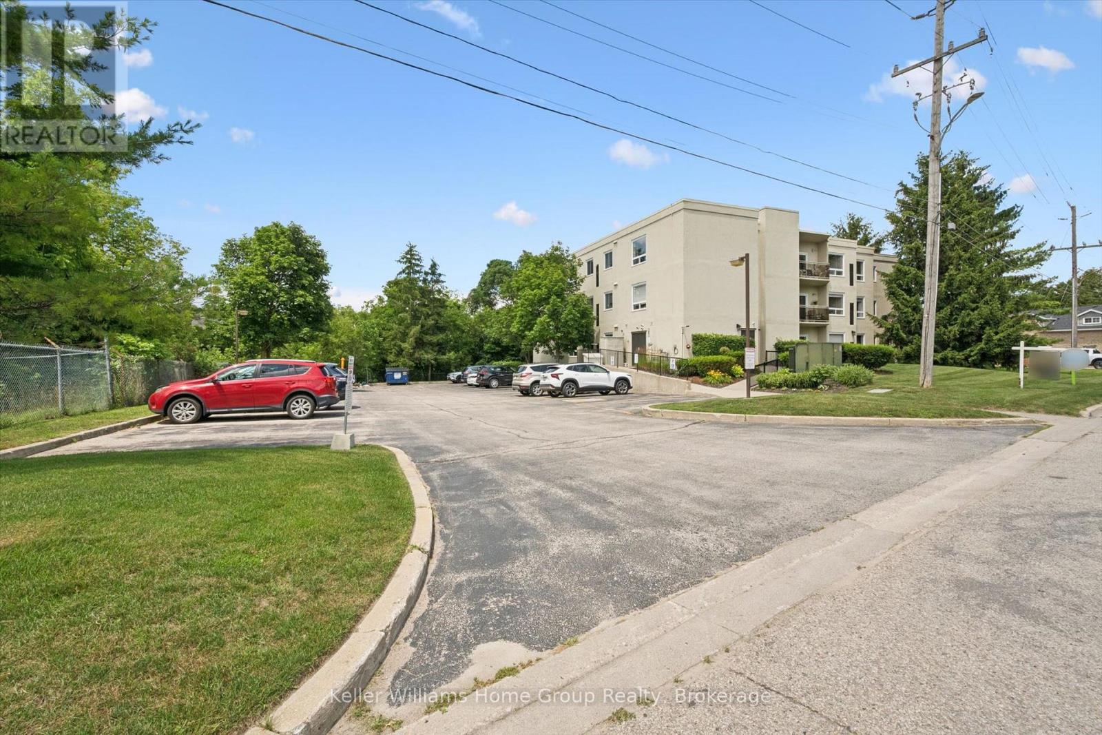#305 245 QUEEN STREET W - 36