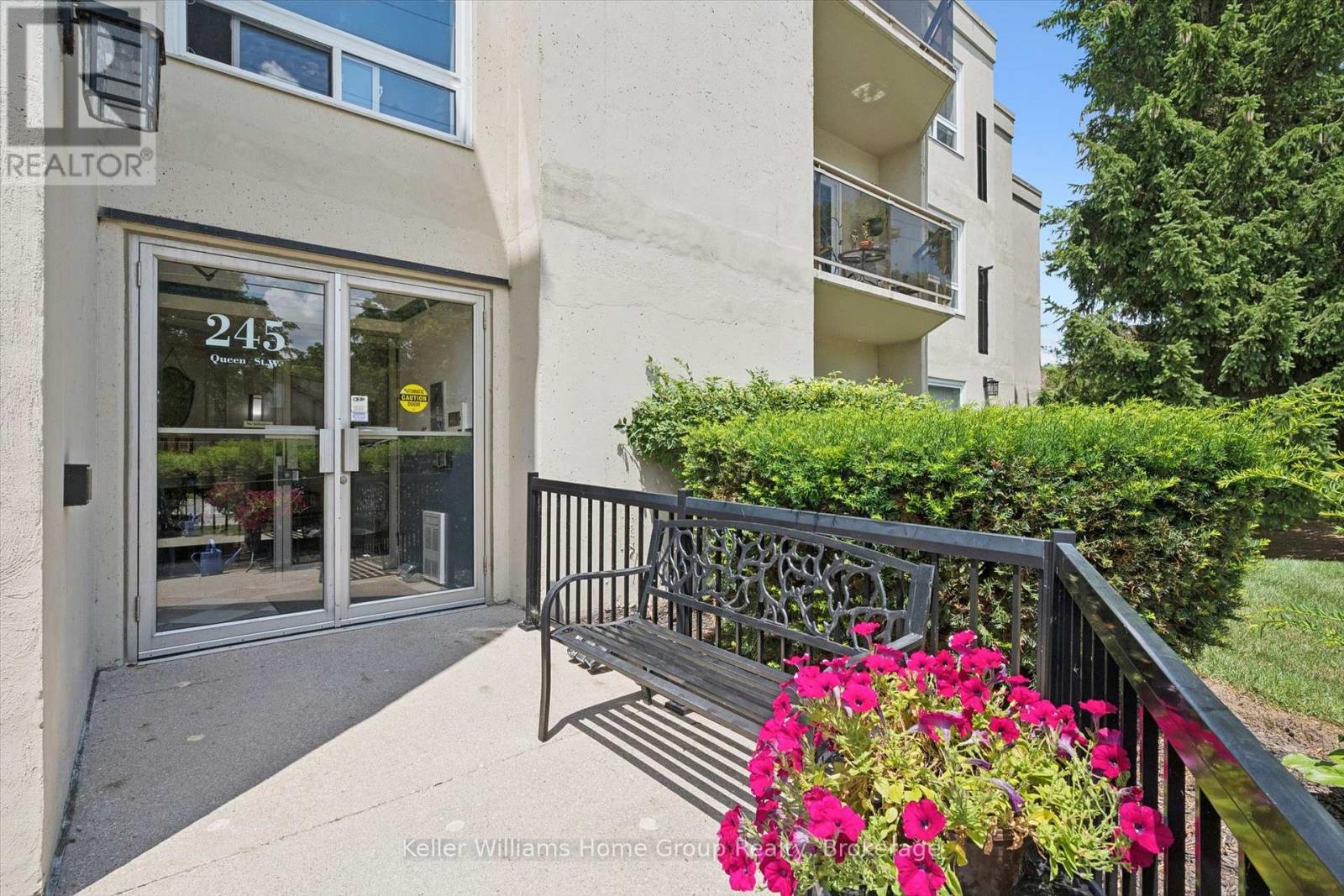#305 245 QUEEN STREET W - 5