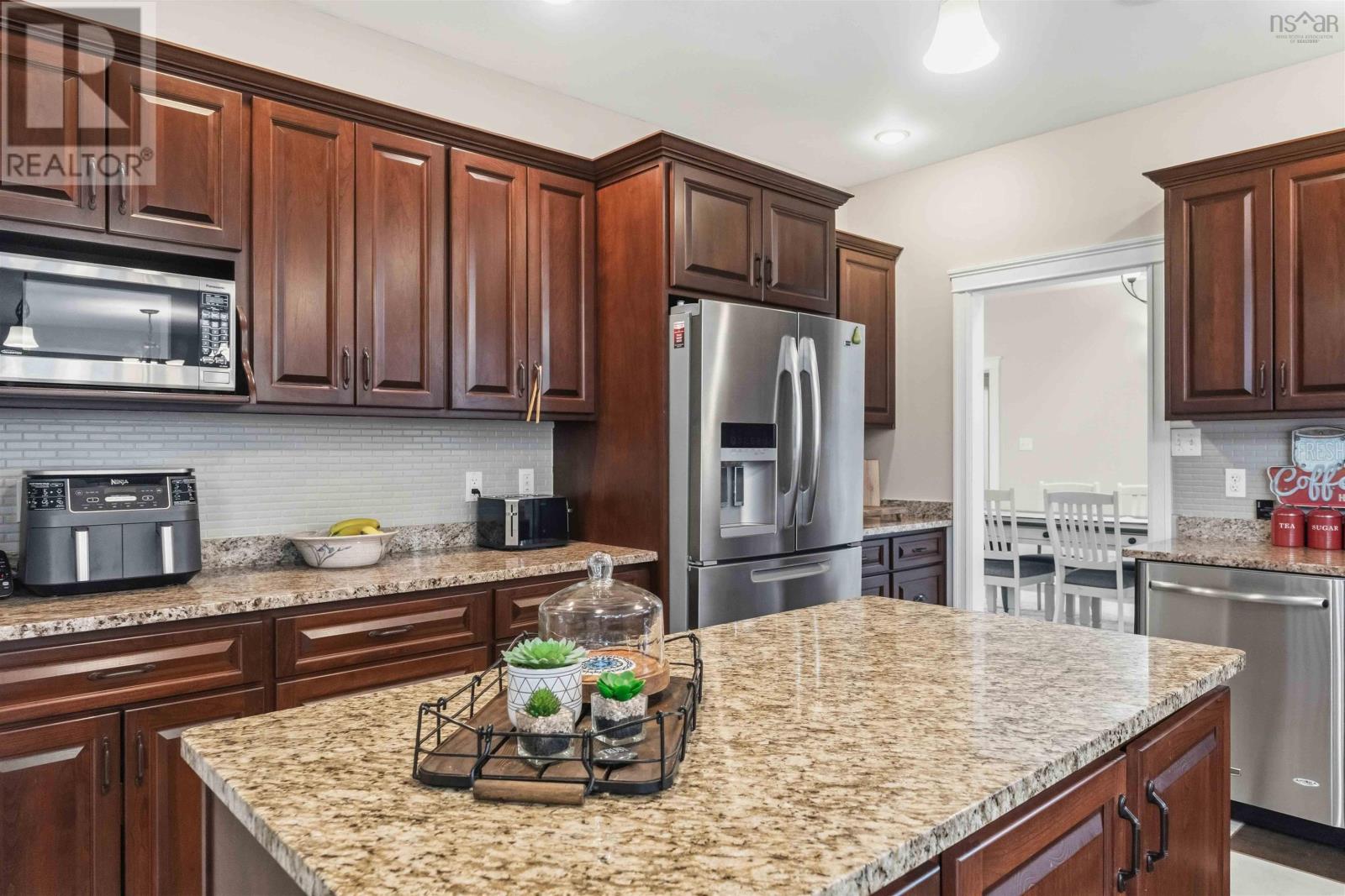 1460 Bridge Street - 17