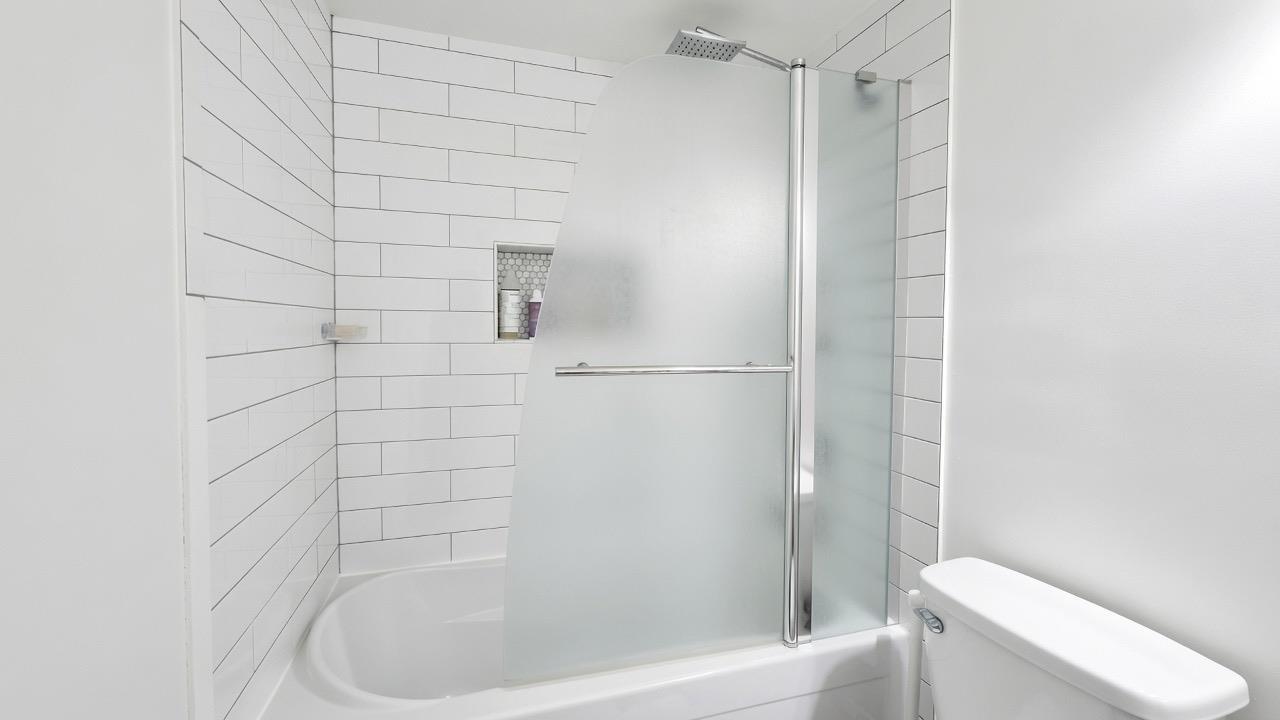104 15991 THRIFT AVENUE, White Rock