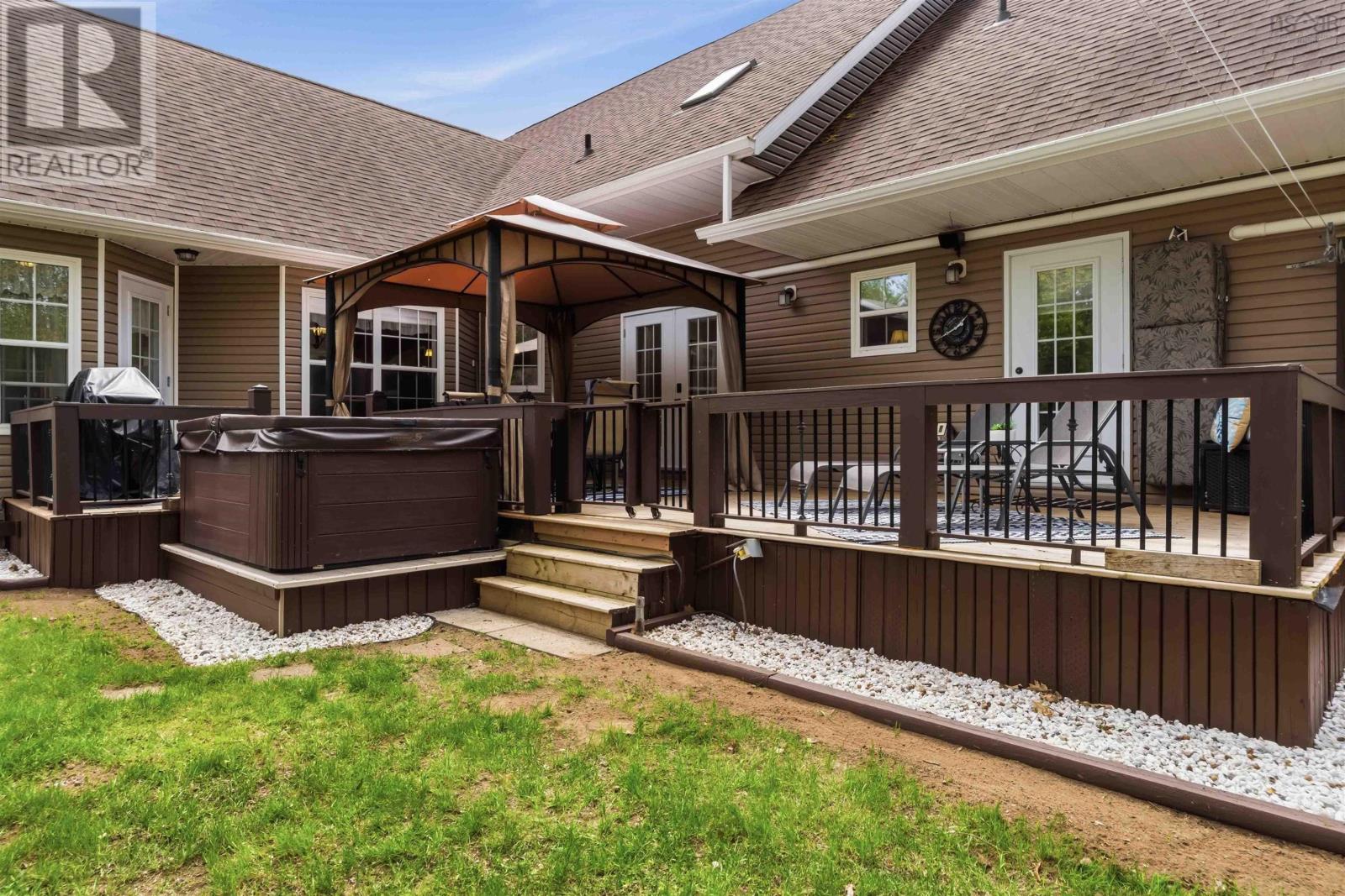1460 Bridge Street - 41