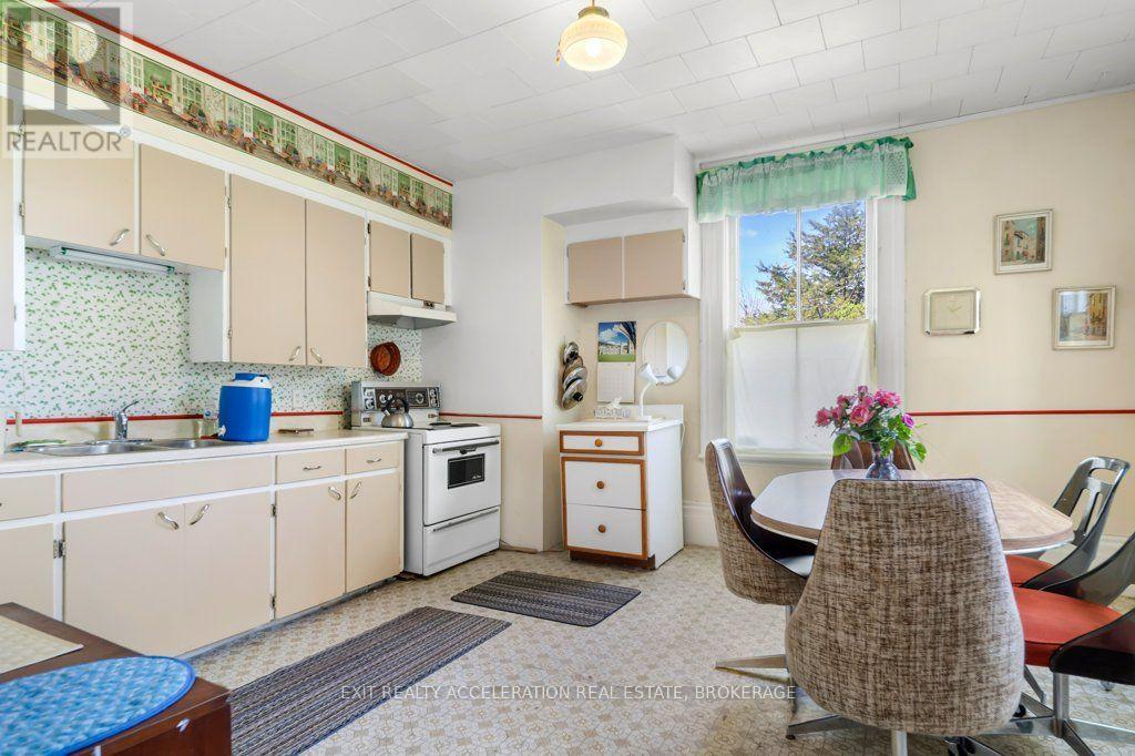 38 FITCHETT ROAD - 13