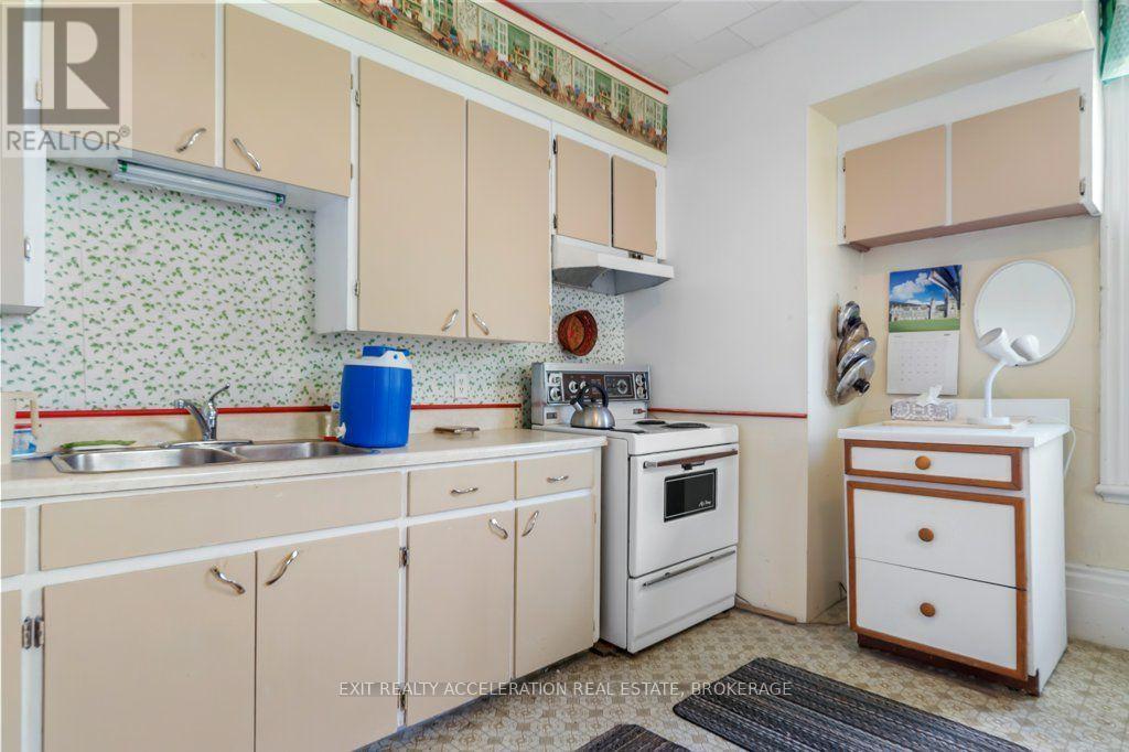 38 FITCHETT ROAD - 17