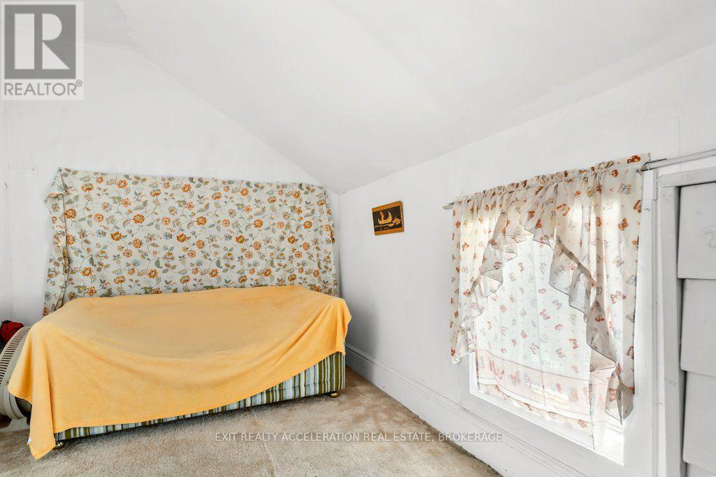 38 FITCHETT ROAD - 31