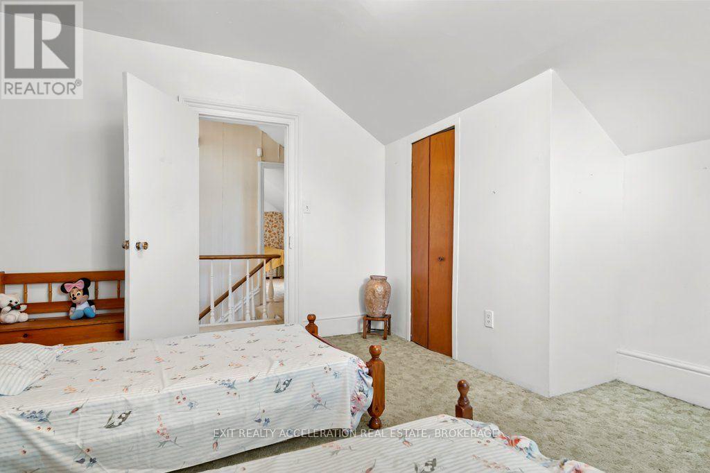 38 FITCHETT ROAD - 36