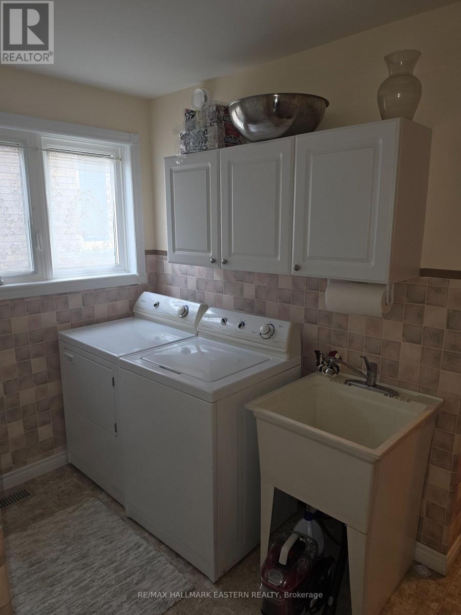990 SILVERDALE ROAD - 10