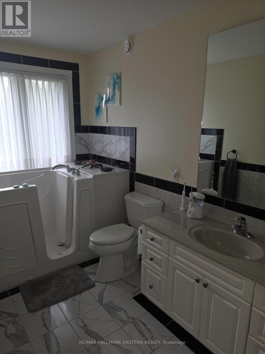 990 SILVERDALE ROAD - 15