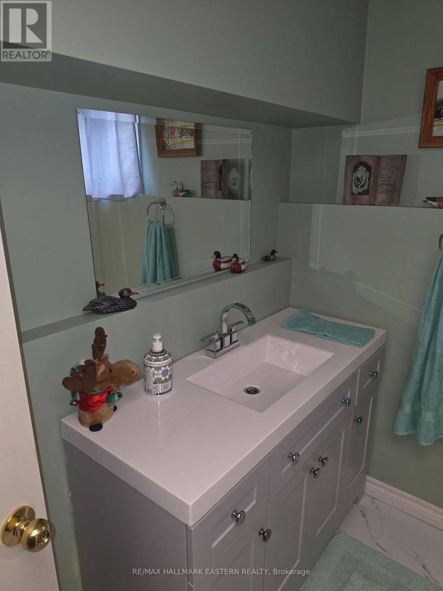 990 SILVERDALE ROAD - 19