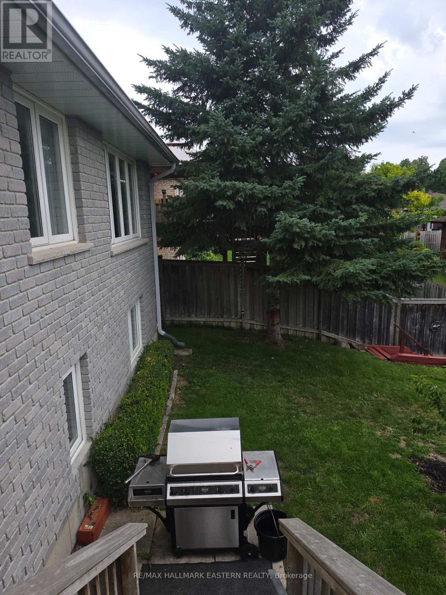 990 SILVERDALE ROAD - 25