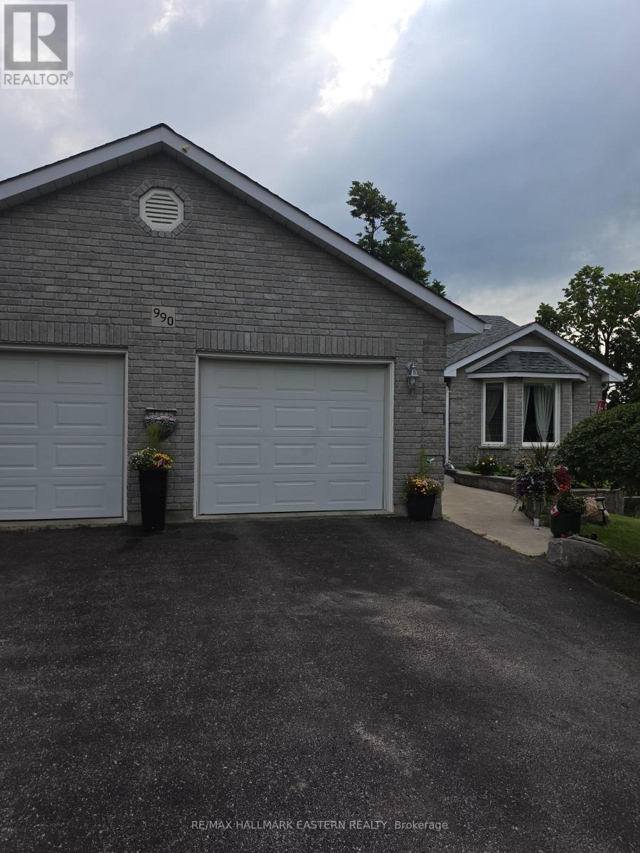 990 SILVERDALE ROAD - 26