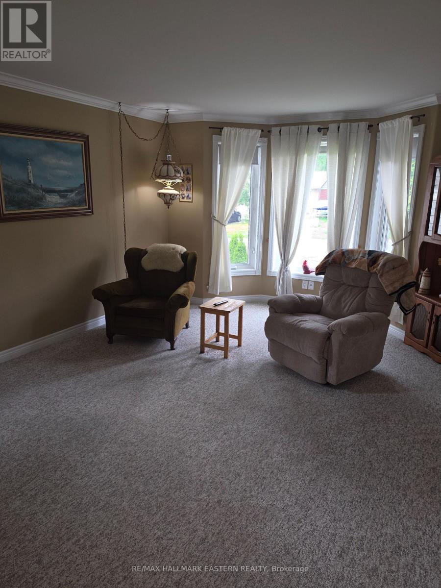 990 SILVERDALE ROAD - 4