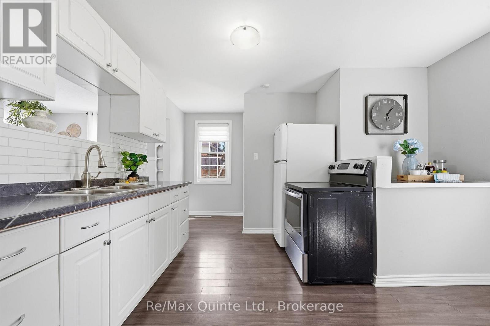 84 CAMPBELL STREET - 14