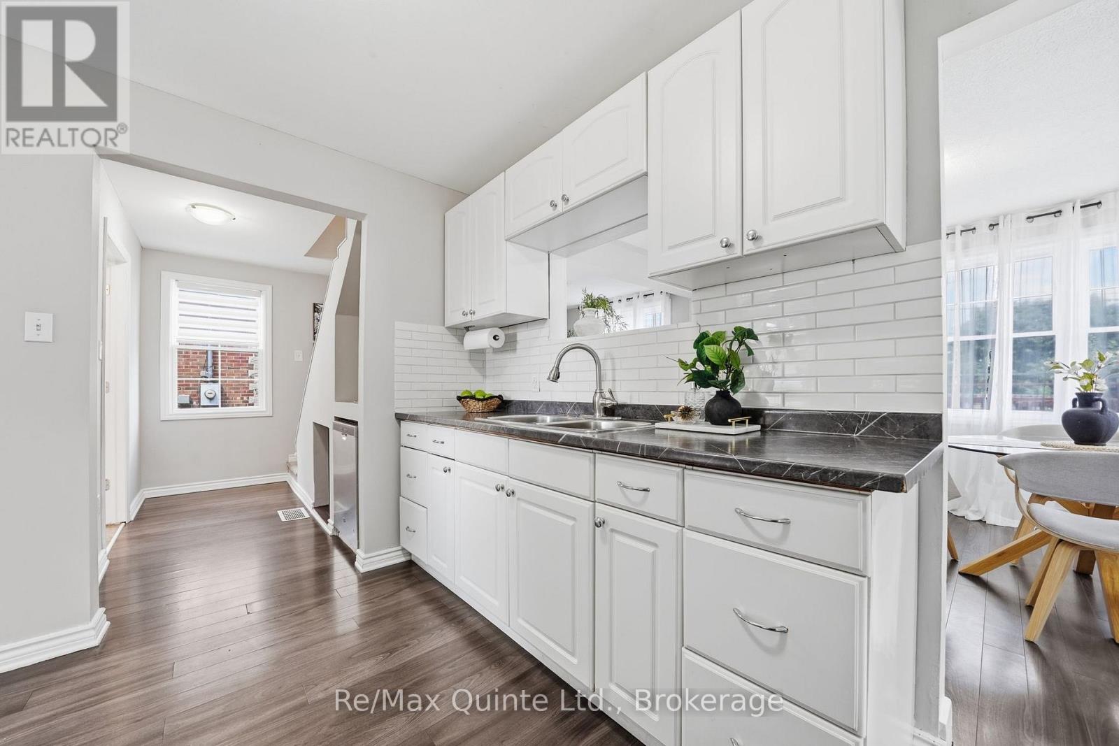 84 CAMPBELL STREET - 17