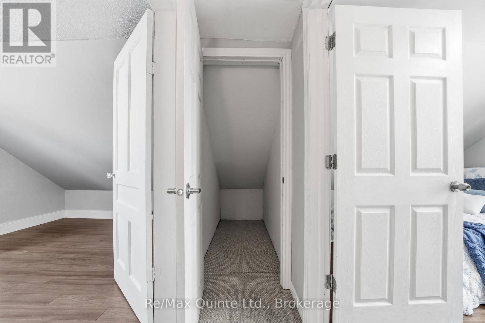 84 CAMPBELL STREET - 23
