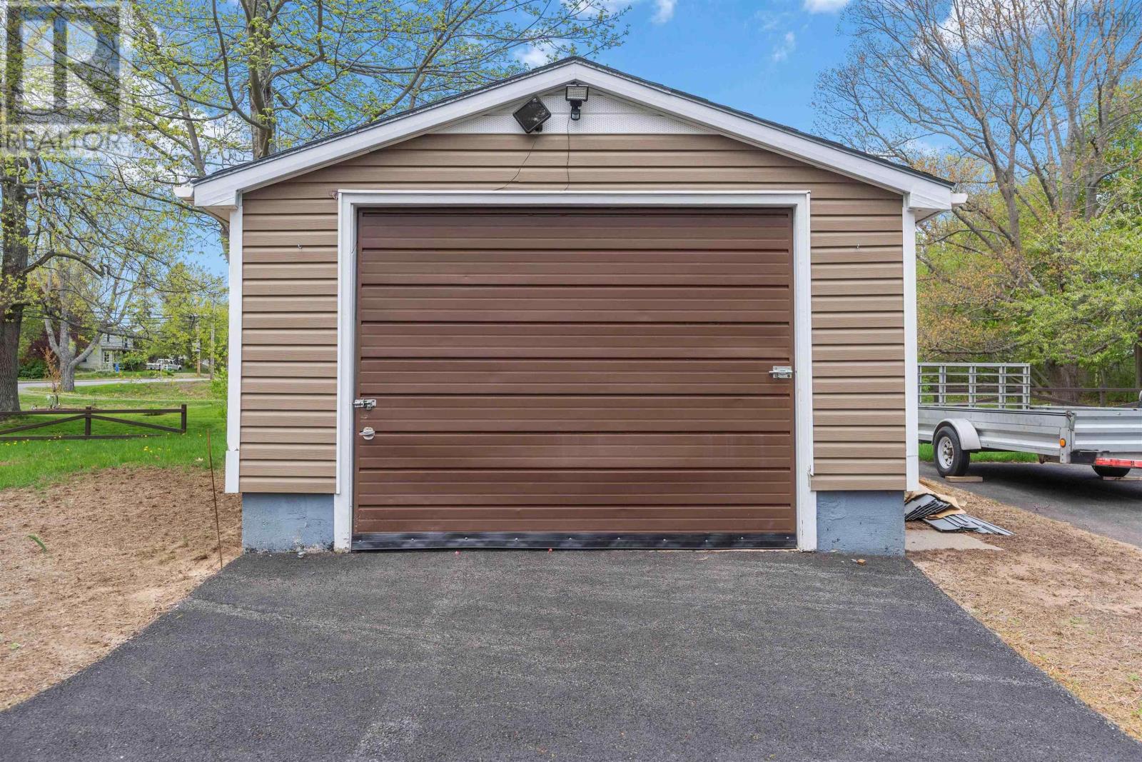 1460 Bridge Street - 44