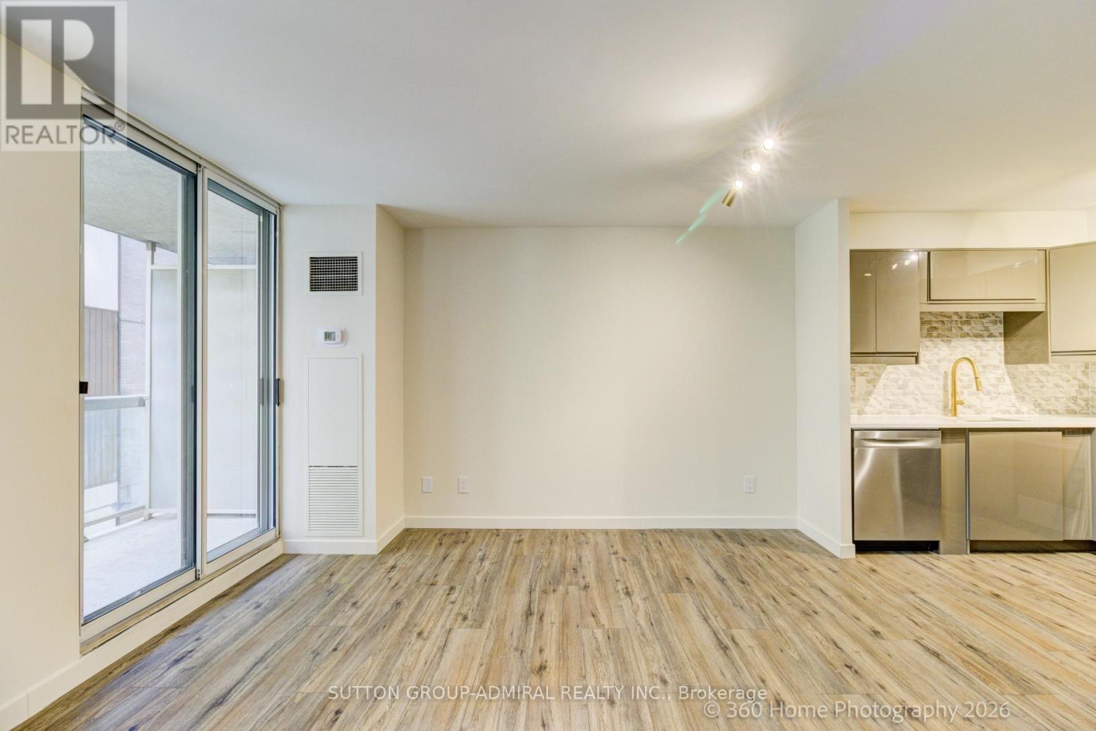 #501 43 EGLINTON AVENUE E - 10