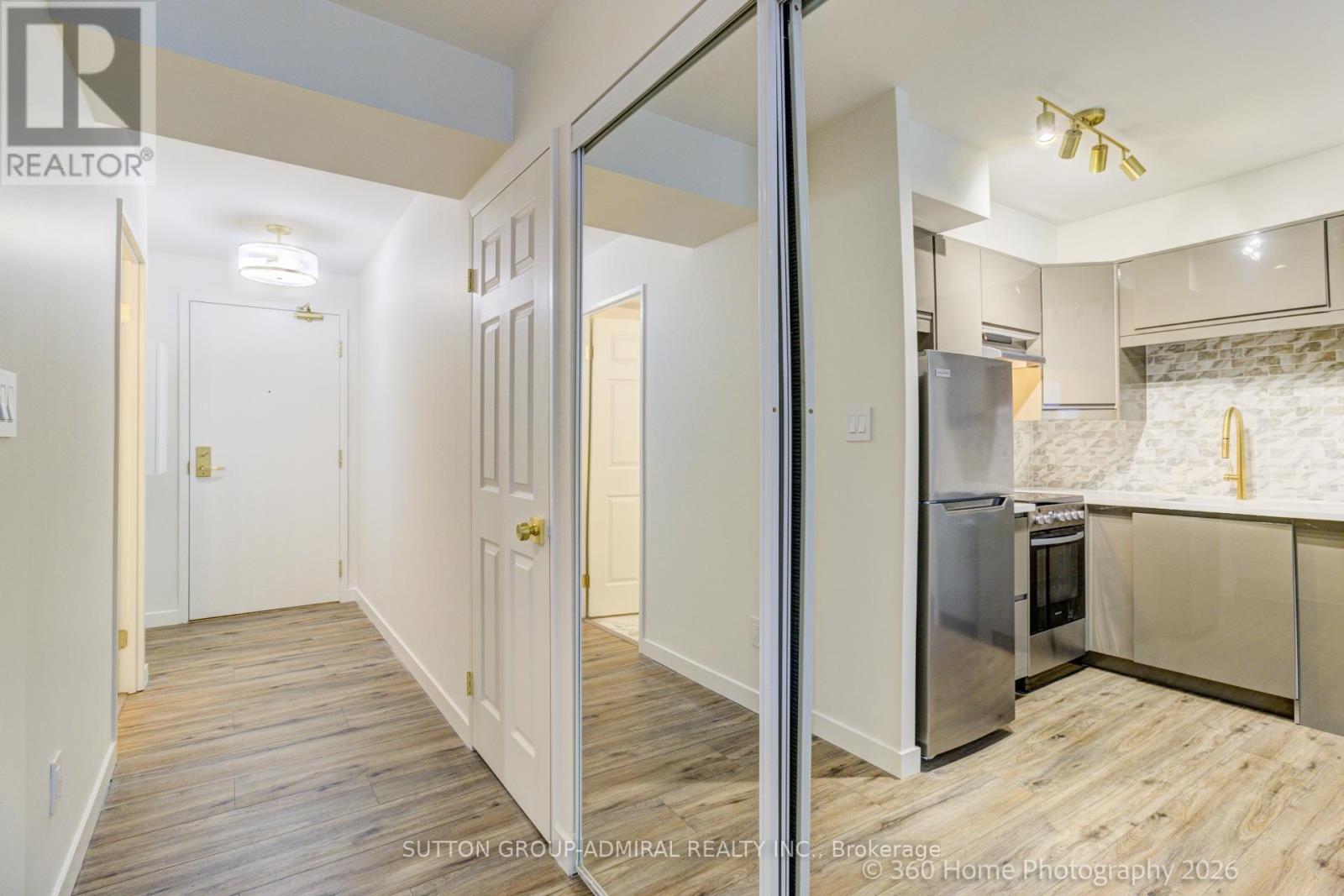 #501 43 EGLINTON AVENUE E - 16