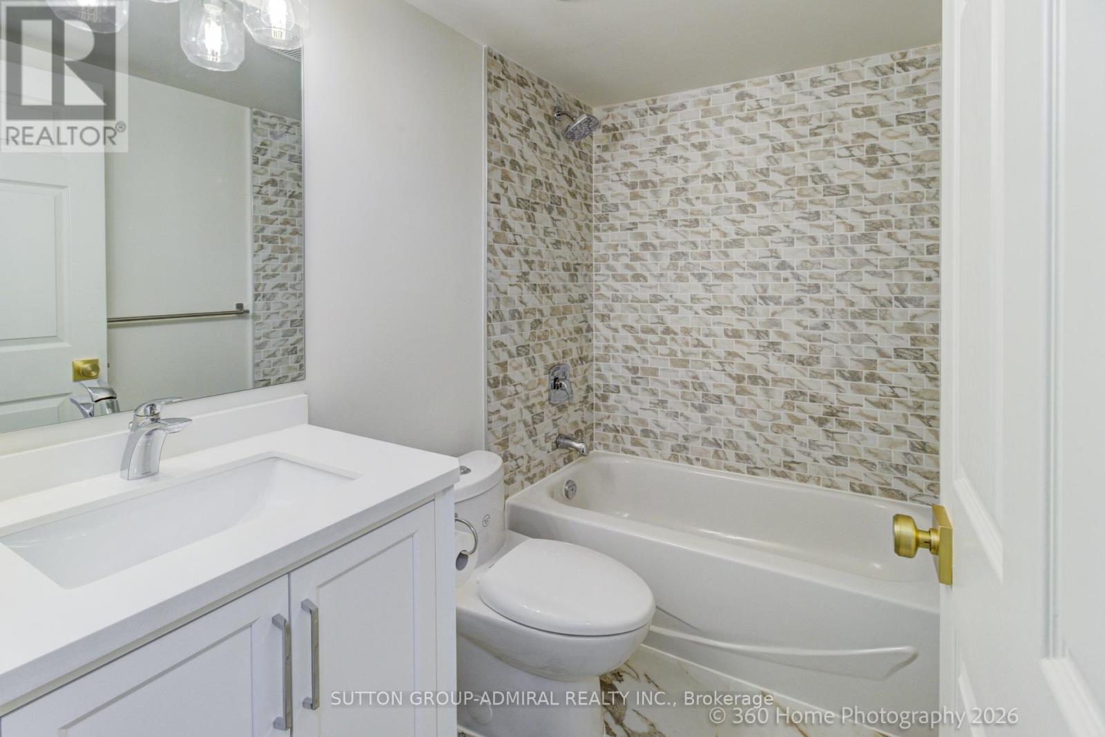 #501 43 EGLINTON AVENUE E - 17