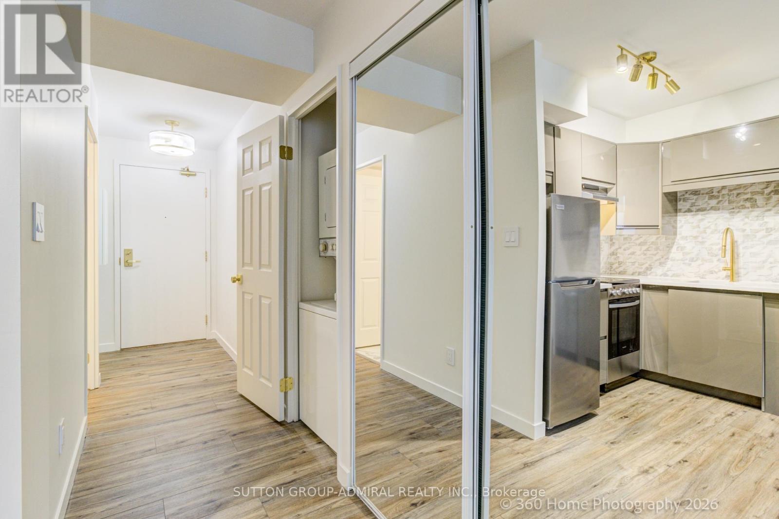 #501 43 EGLINTON AVENUE E - 21