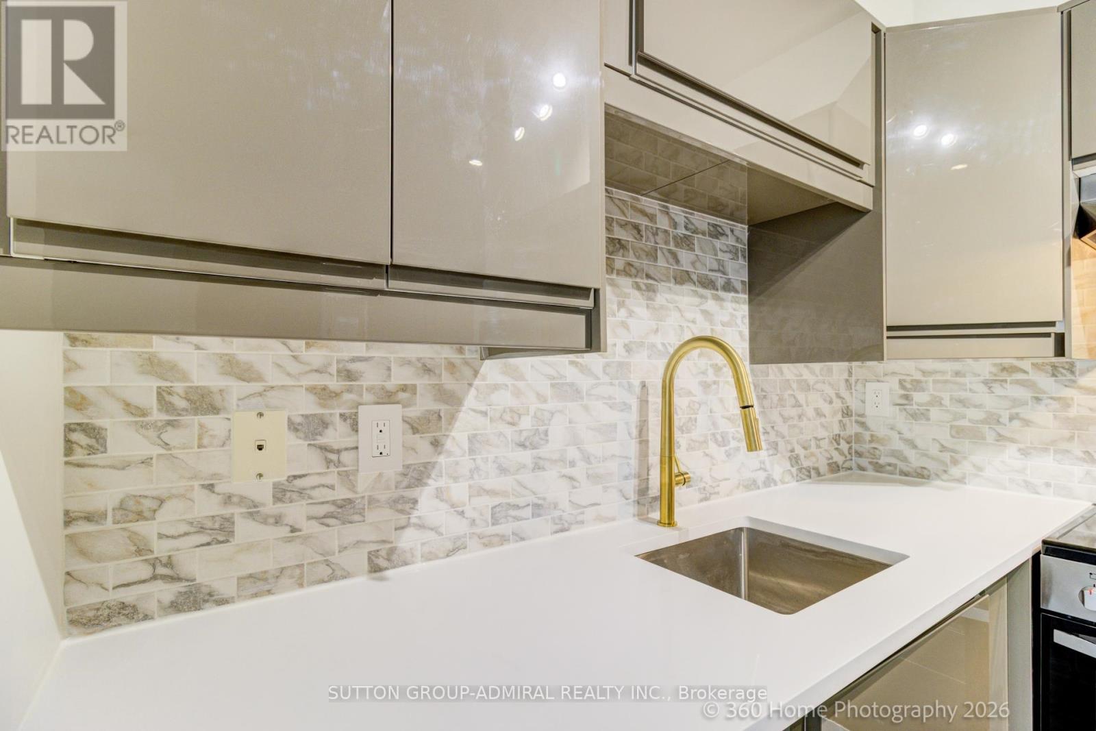#501 43 EGLINTON AVENUE E - 6