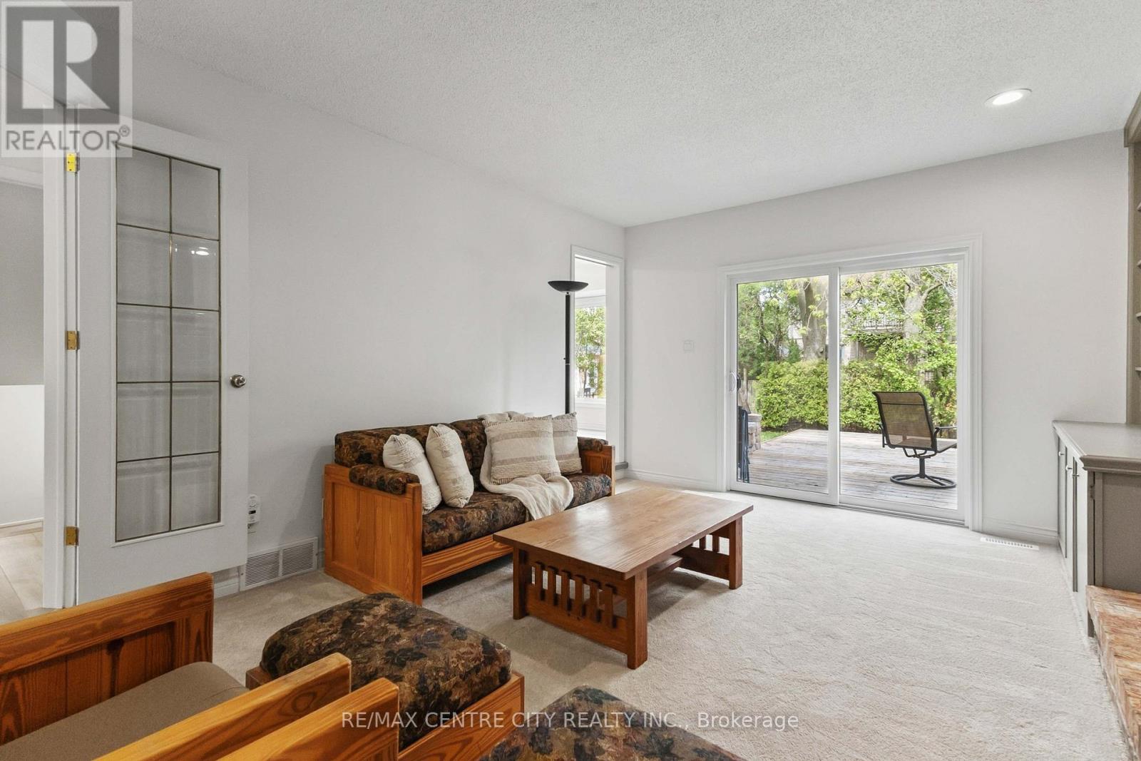 83 BRACEBRIDGE COURT - 16