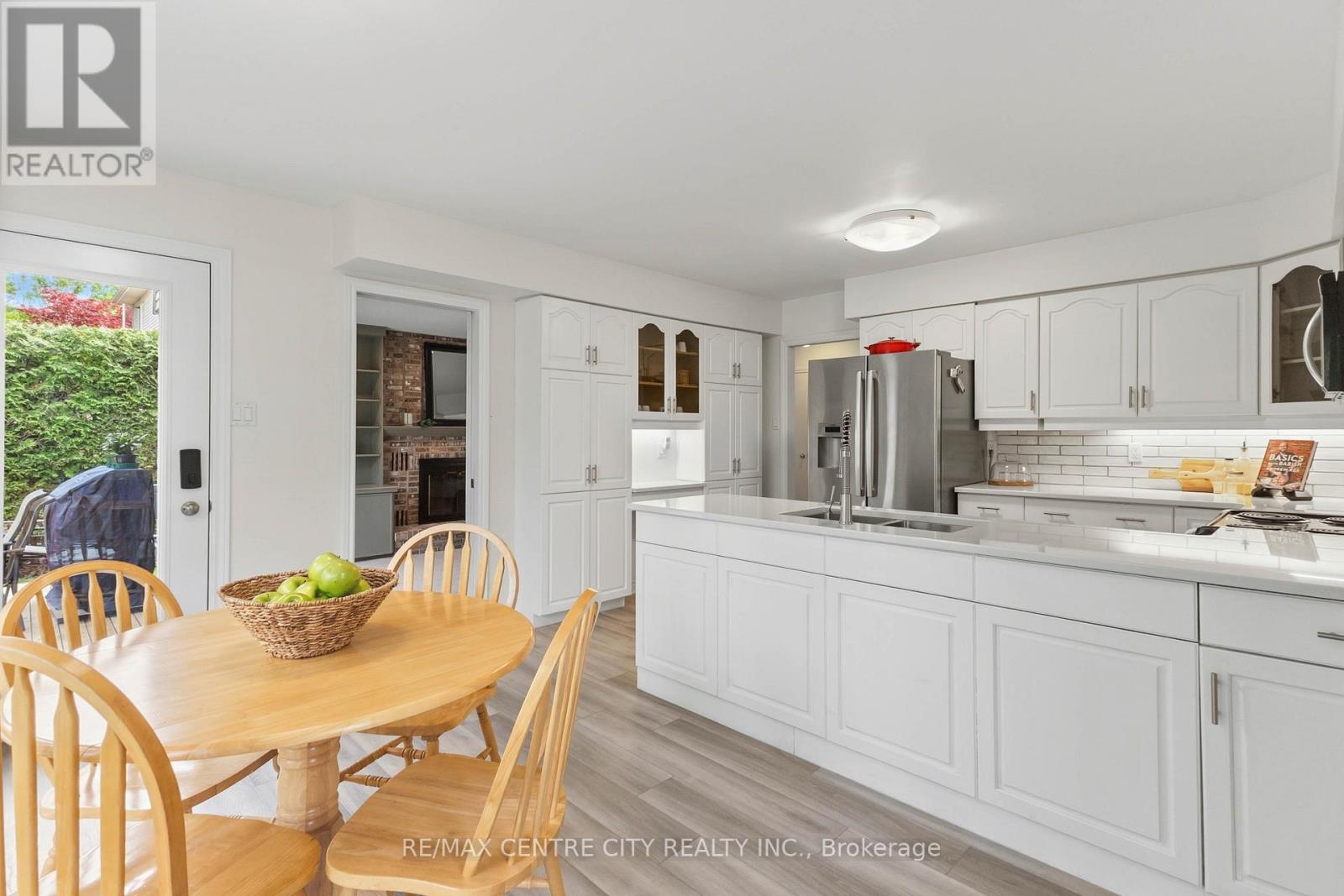 83 BRACEBRIDGE COURT - 20