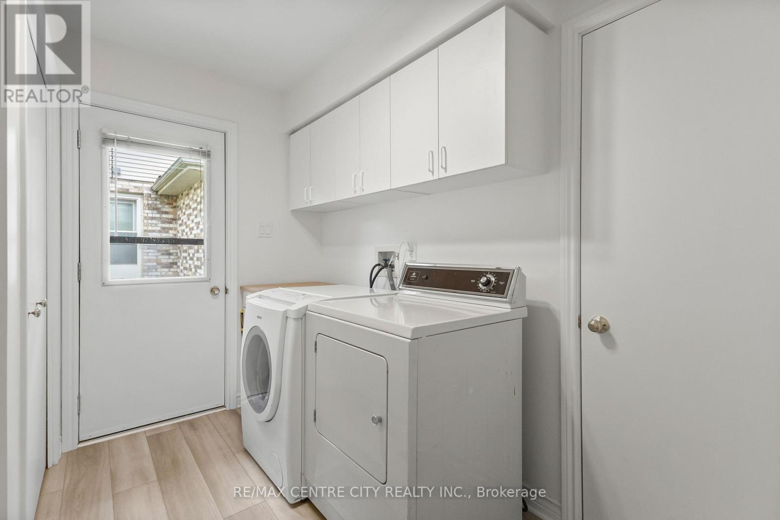 83 BRACEBRIDGE COURT - 23
