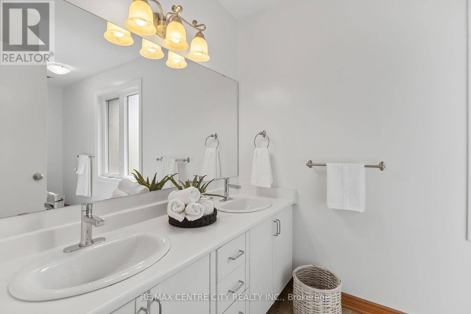 83 BRACEBRIDGE COURT - 26