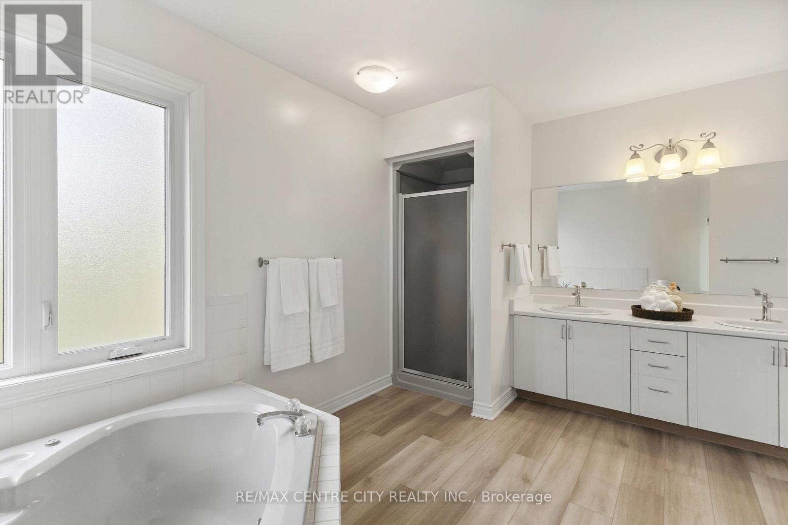 83 BRACEBRIDGE COURT - 35