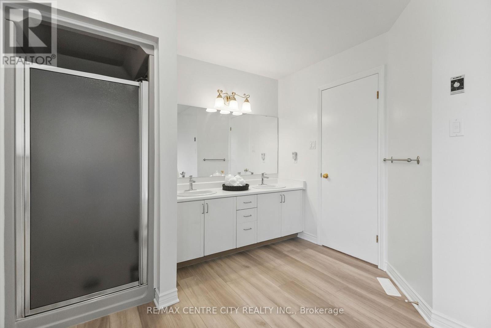83 BRACEBRIDGE COURT - 36