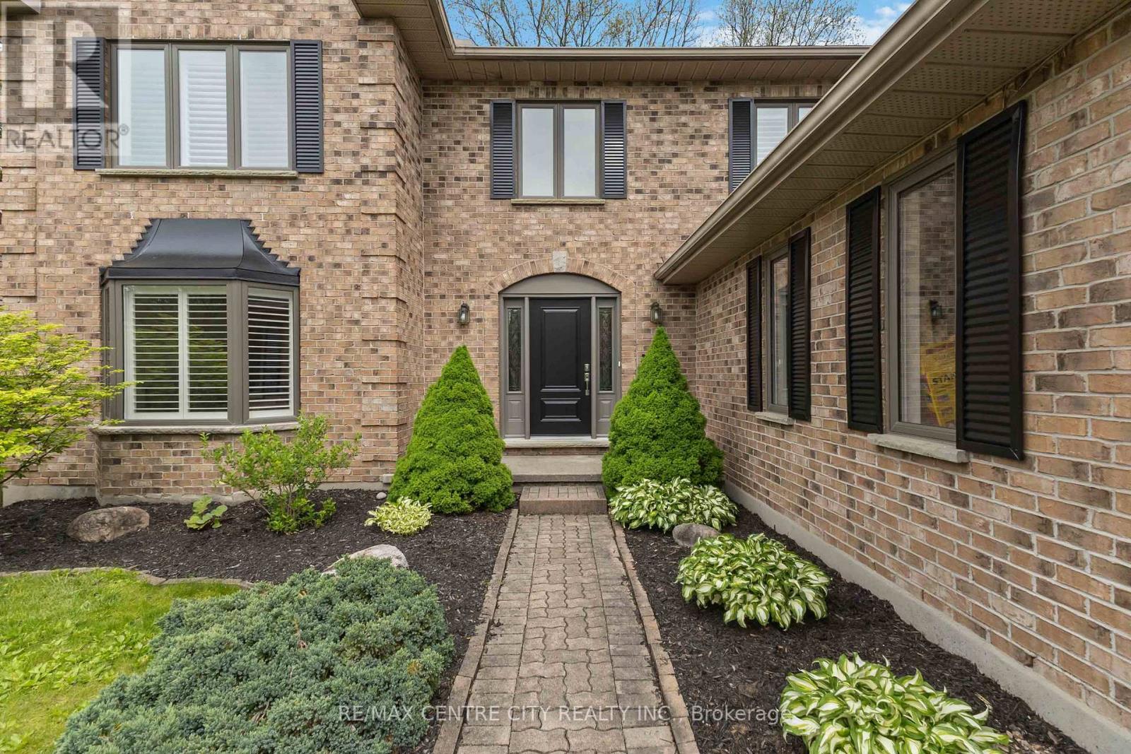 83 BRACEBRIDGE COURT - 4