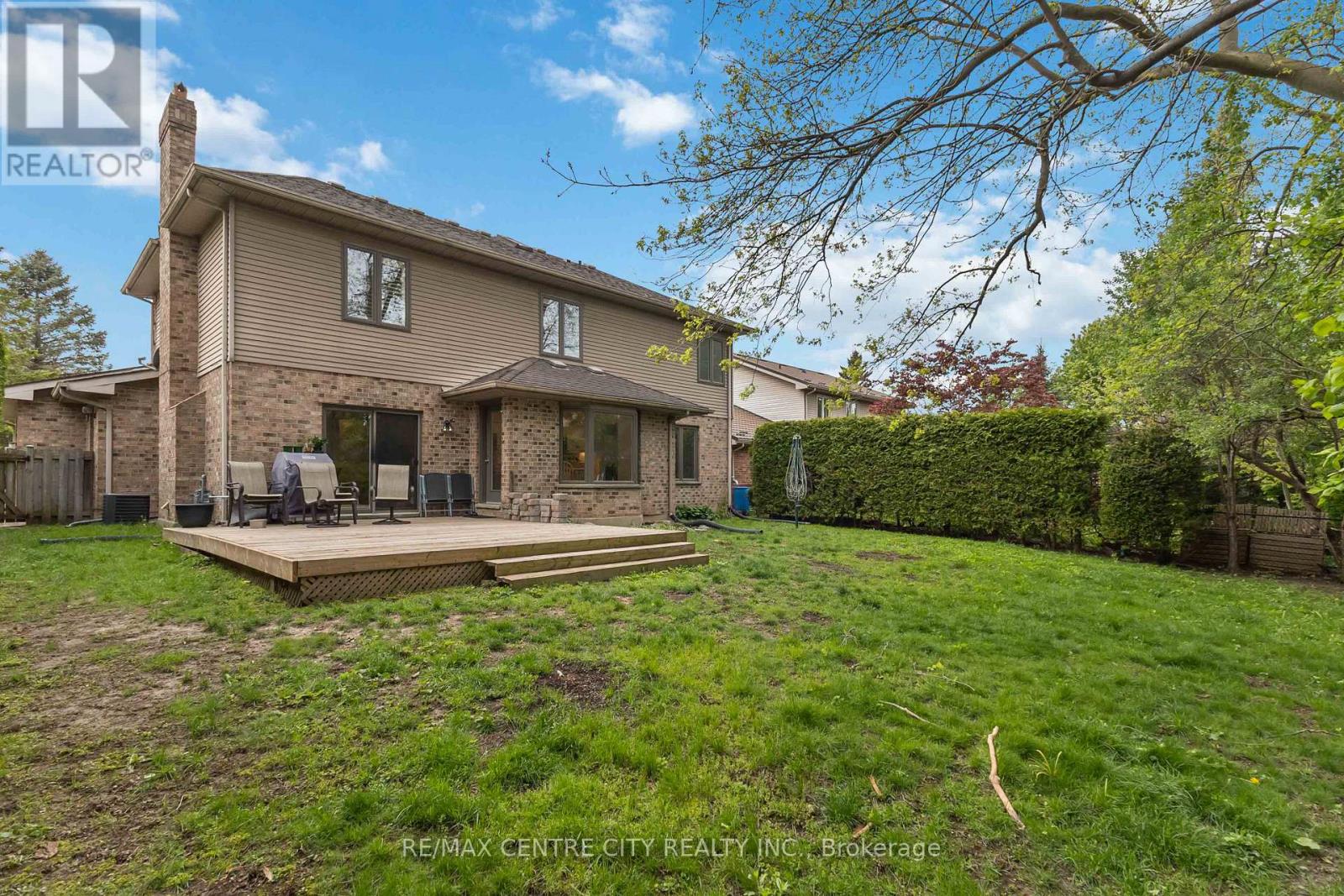 83 BRACEBRIDGE COURT - 43