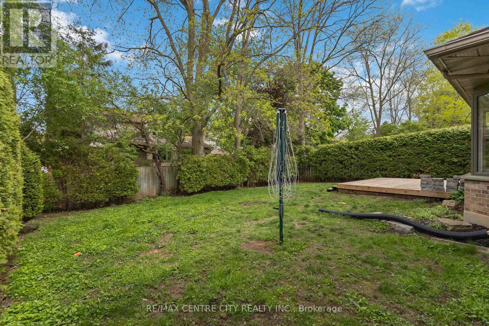 83 BRACEBRIDGE COURT - 44