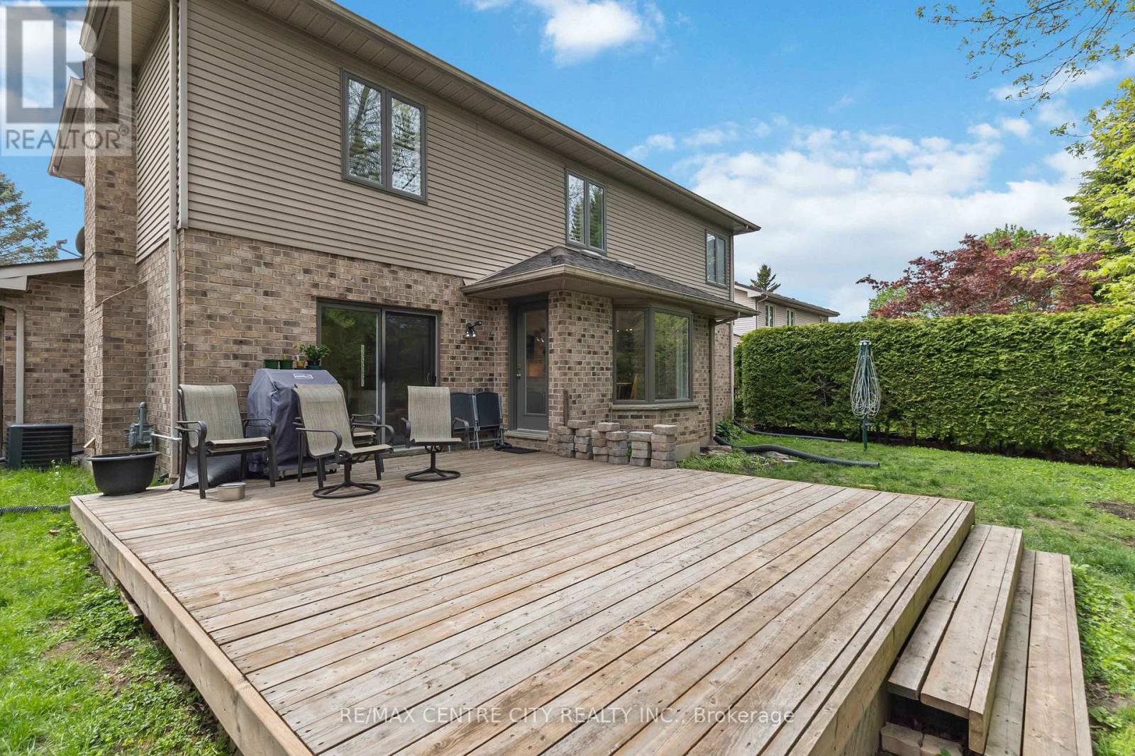 83 BRACEBRIDGE COURT - 45