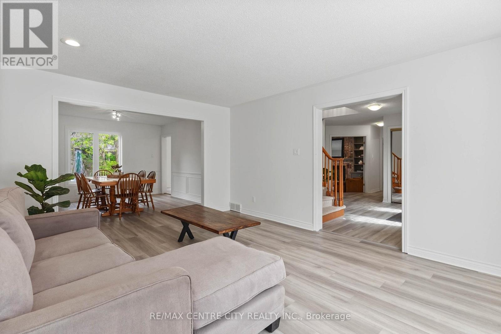 83 BRACEBRIDGE COURT - 8